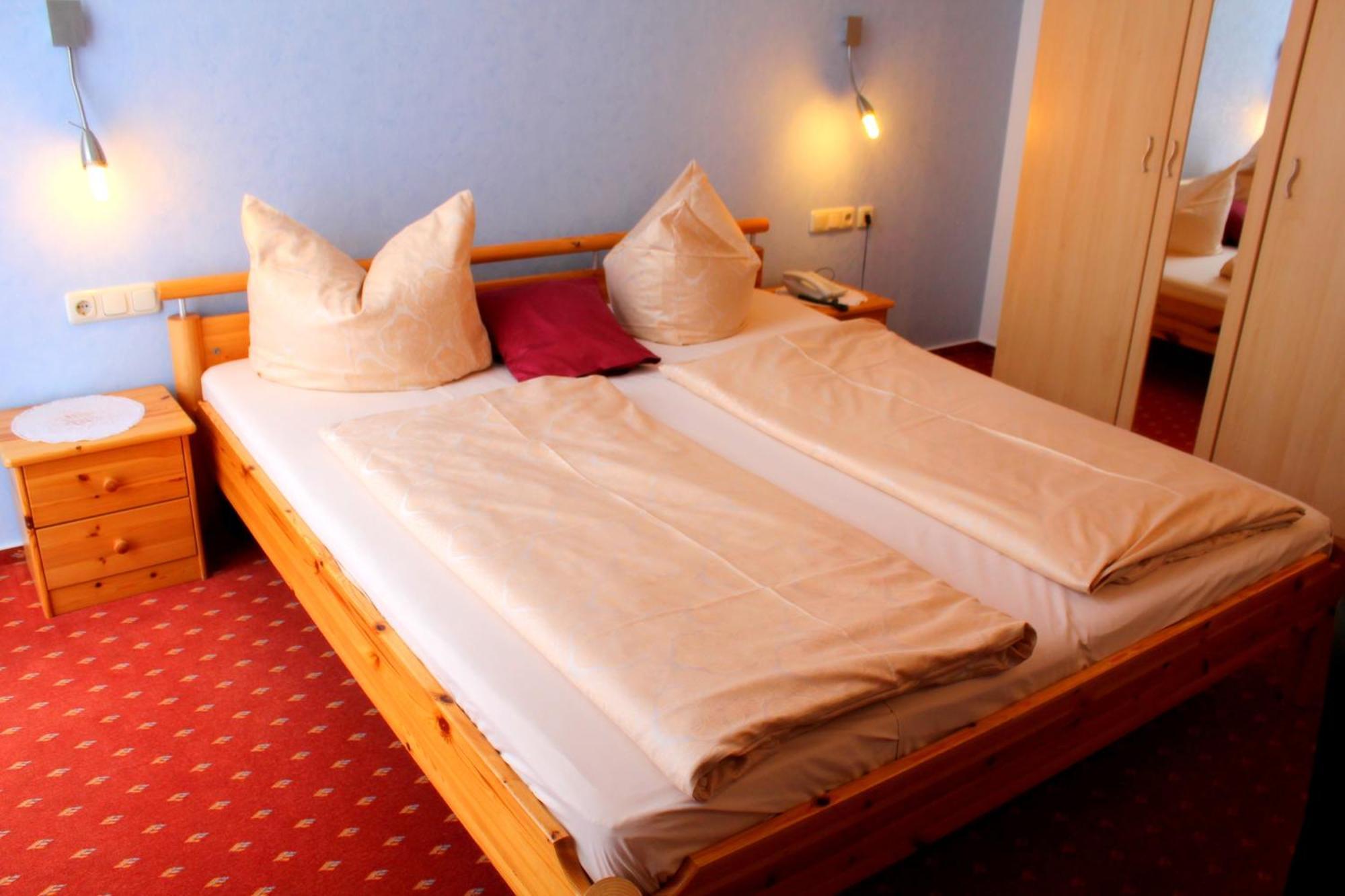 Schwarzes Lamm Hotel Rothenburg ob der Tauber Bilik gambar